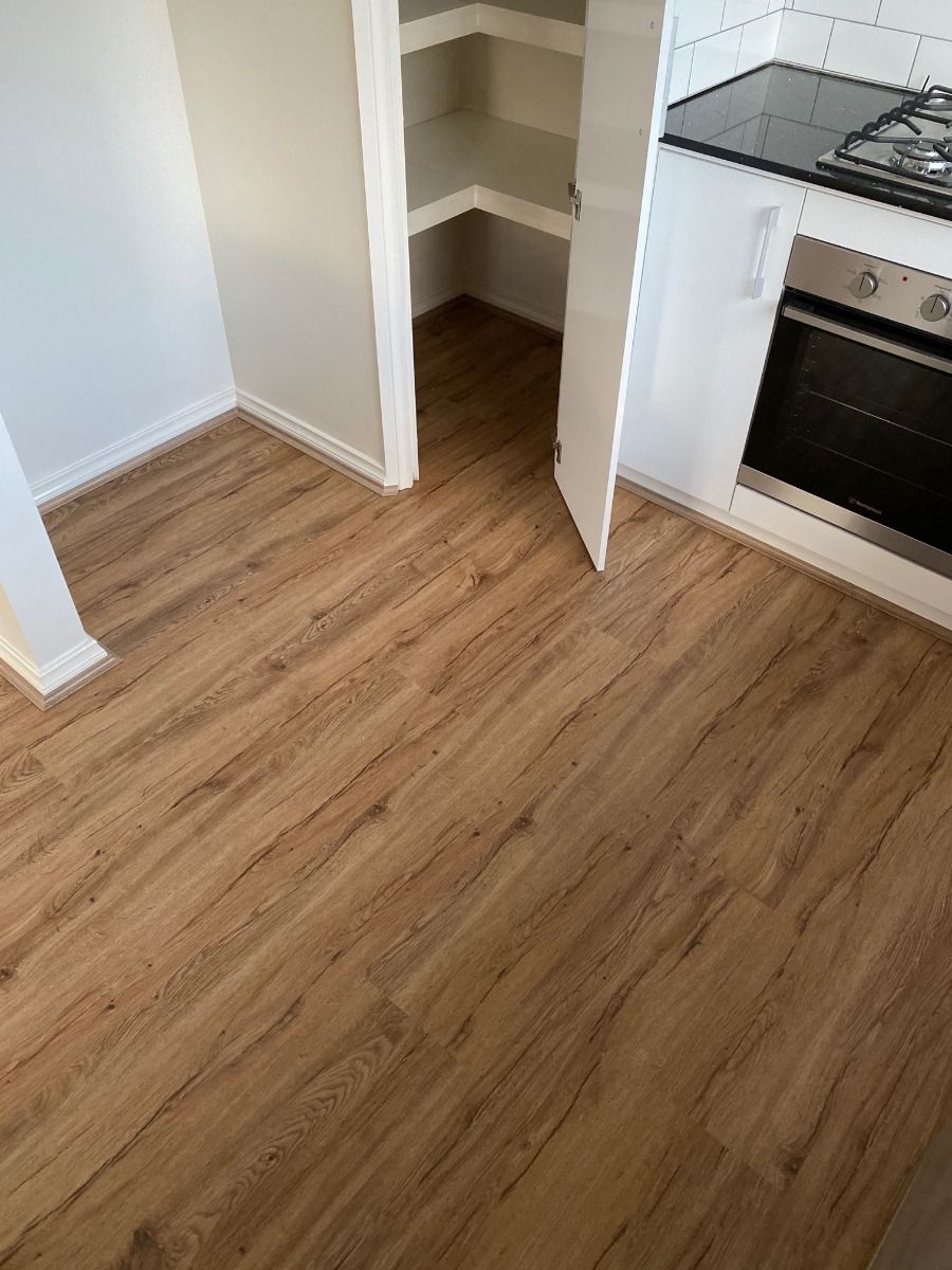 SFC-109 Distressed Oak