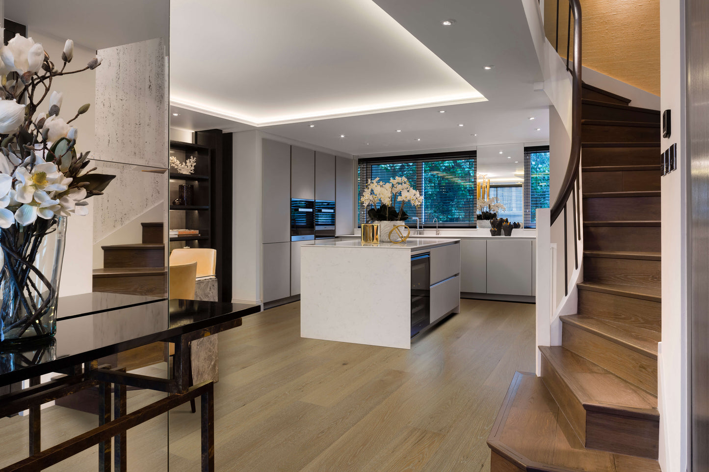 OYSTER BAY 710